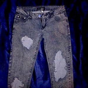 Distressed Skinny Jeans 💕